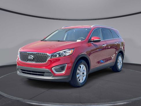 Used 2017 Kia Sorento FWD image 1