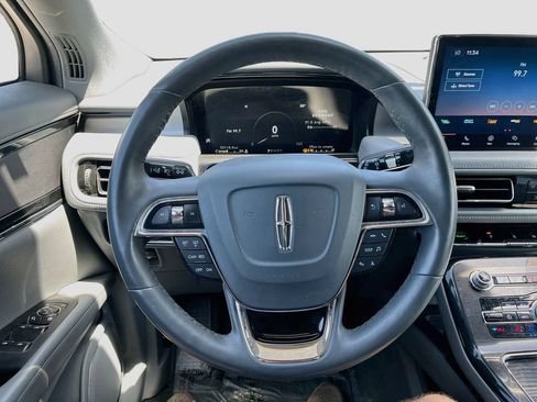 Used 2022 Lincoln Nautilus Reserve FWD image 11