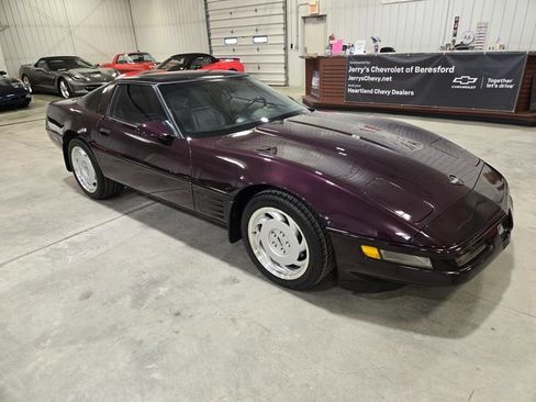 Used 1992 Chevrolet Corvette Coupe image 7