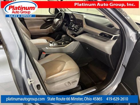 Used 2023 Toyota Highlander Platinum AWD/4WD image 42