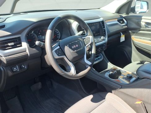 Certified 2023 GMC Acadia SLE w/ LPO, Floor Liner Package AWD/4WD image 7