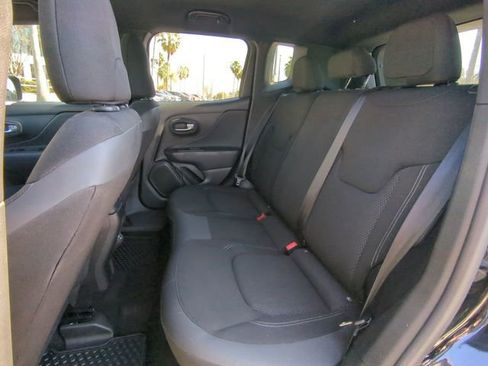 Certified 2022 Jeep Renegade Altitude image 15