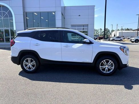 Used 2023 GMC Terrain SLE w/ Driver Convenience Package AWD/4WD image 3
