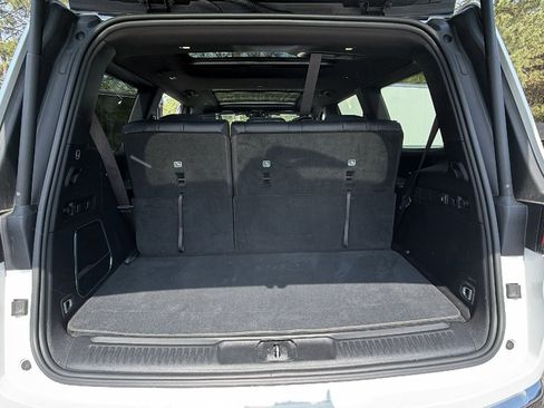 Used 2024 Jeep Wagoneer 4WD w/ Premium Group I image 13