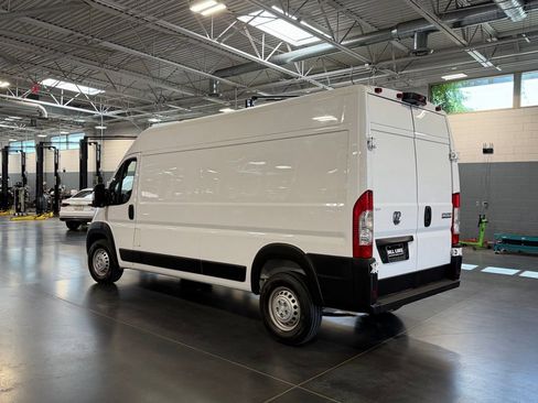 Used 2026 RAM ProMaster 2500 w/ Convenience Group FWD image 8