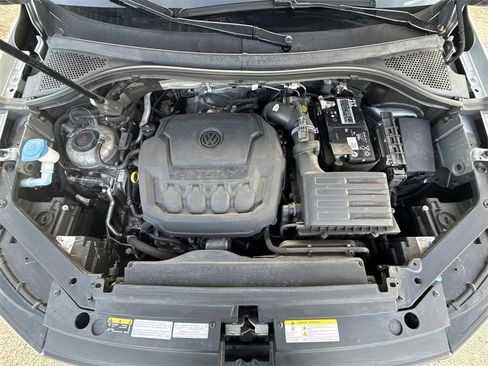 Used 2022 Volkswagen Tiguan SE R-Line image 18