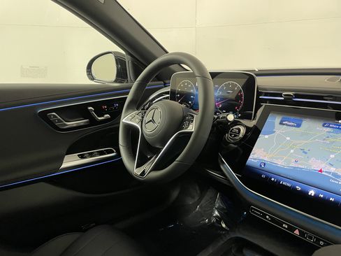 New 2026 Mercedes-Benz E 450 4MATIC Sedan image 10