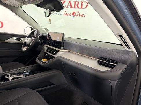 Used 2026 Ford Explorer Active AWD/4WD image 17