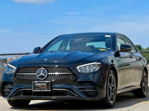 Used 2022 Mercedes-Benz E 450 4MATIC Sedan image 4