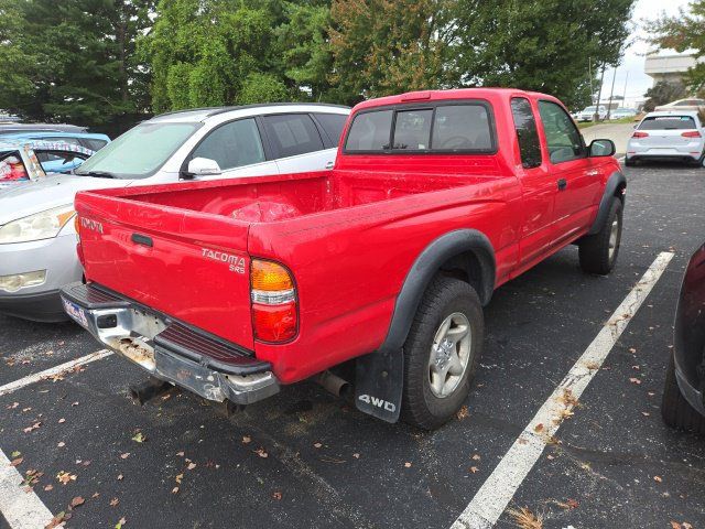 Used 2004 Toyota Tacoma 4x4 Xtracab w/ SR5 Pkg image 3
