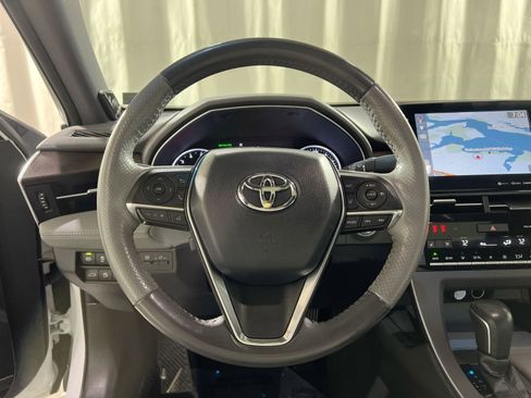 Used 2019 Toyota Avalon Limited image 22