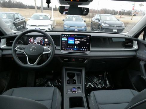 New 2026 Volkswagen Tiguan SE image 4