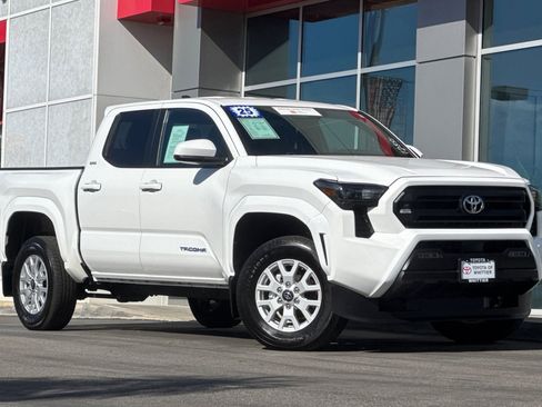 Used 2025 Toyota Tacoma SR5 image 2