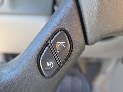 Used 2003 Chevrolet Tahoe LT RWD image 22