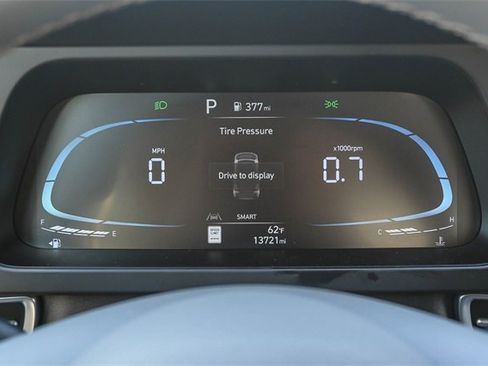 Certified 2025 Hyundai Elantra Sport image 25