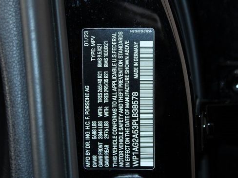 Certified 2023 Porsche Macan S image 30