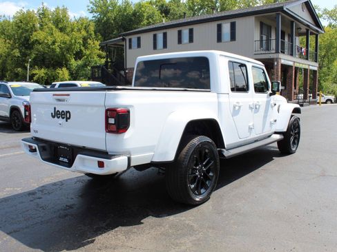 Used 2023 Jeep Gladiator Overland AWD/4WD image 5