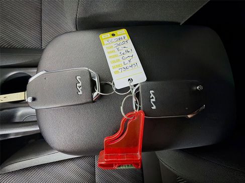 Used 2025 Kia Seltos LX image 31