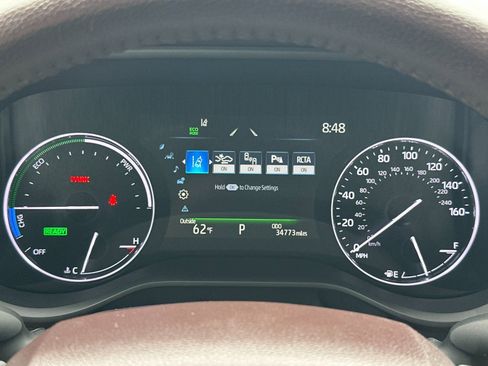 Used 2023 Toyota Sienna Platinum FWD image 31