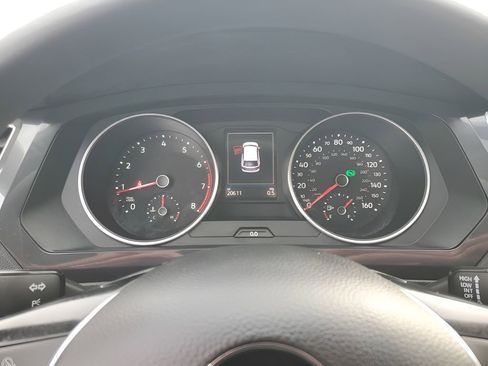 Used 2019 Volkswagen Tiguan S image 37