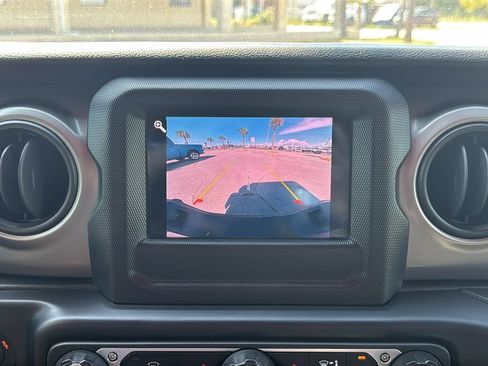 Used 2021 Jeep Gladiator Sport AWD/4WD image 24