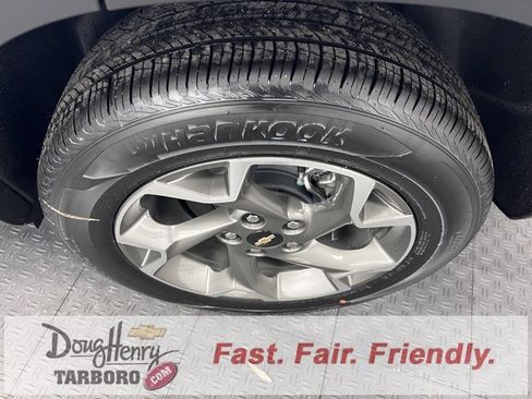 New 2025 Chevrolet Trax LT w/ Sunroof Package image 20