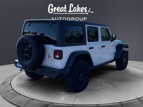 Used 2024 Jeep Wrangler Unlimited image 5