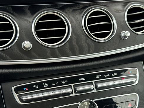 Used 2019 Mercedes-Benz E 300 image 27