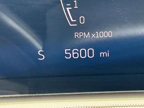 Used 2024 Cadillac XT4 Luxury w/ Cold Weather Package FWD image 28