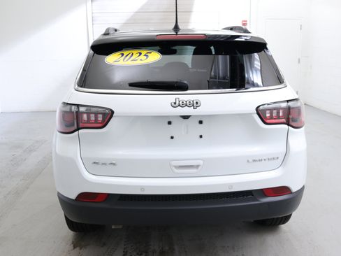 Used 2025 Jeep Compass Limited image 8