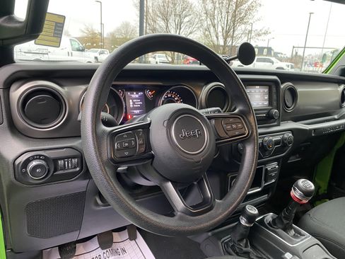 Used 2019 Jeep Wrangler Unlimited Sport image 17