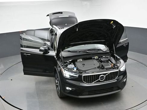 Used 2023 Volvo XC40 B5 Plus w/ Protection Package Premier AWD/4WD image 47