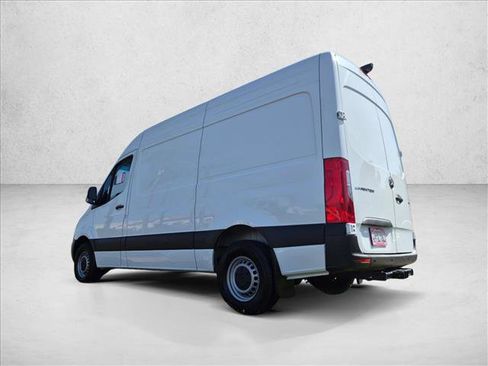 Used 2025 Mercedes-Benz Sprinter 2500 image 8