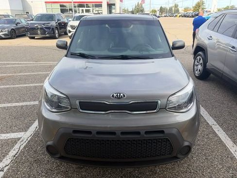 Used 2016 Kia Soul w/ Convenience Package FWD image 3
