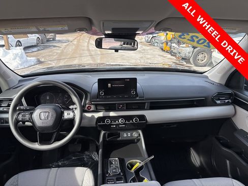 Used 2023 Honda Pilot LX image 12