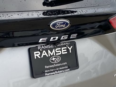 Used 2022 Ford Edge SEL image 10