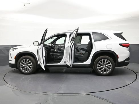 Used 2026 Buick Enclave Preferred image 37
