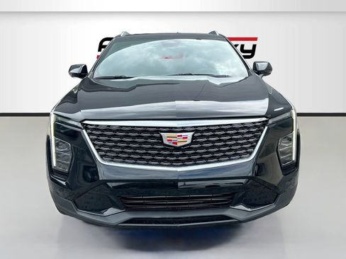 Used 2024 Cadillac XT4 Premium Luxury AWD/4WD image 2