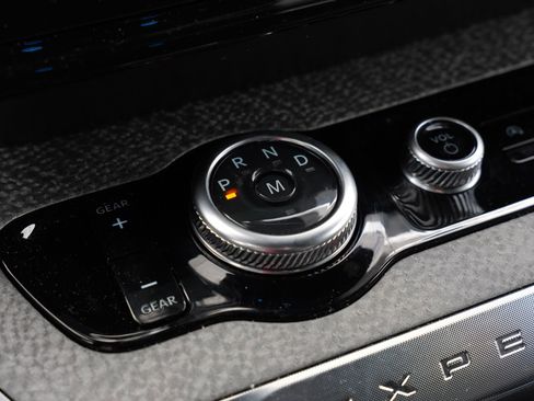 Used 2025 Ford Expedition Tremor image 14