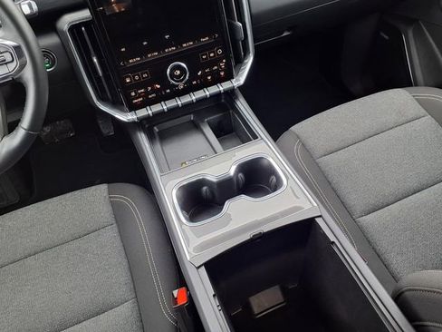 Used 2025 GMC Acadia Elevation image 12