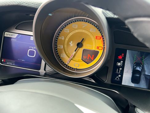 Used 2020 Ferrari 812 Superfast RWD image 25
