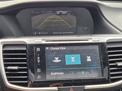 Used 2017 Honda Accord EX-L image 18