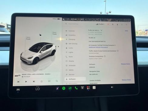 Used 2023 Tesla Model Y Long Range AWD/4WD image 25