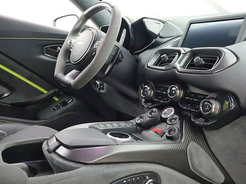 Used 2023 Aston Martin V8 Vantage Coupe image 35