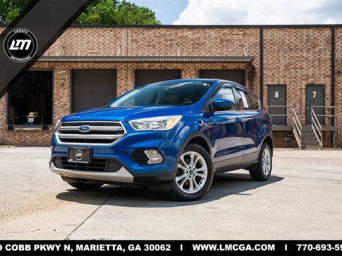 Used 2017 Ford Escape SE FWD image 1
