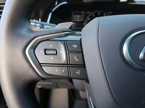 Used 2025 Lexus NX 250 FWD w/ Premium Package image 17