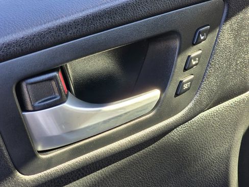 Used 2016 Toyota Highlander Limited image 27