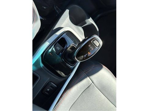 Used 2019 Chevrolet Bolt Premier w/ Infotainment Package FWD image 13