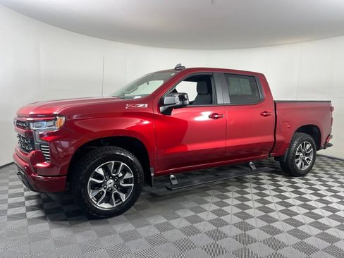 Used 2025 Chevrolet Silverado 1500 RST AWD/4WD image 2