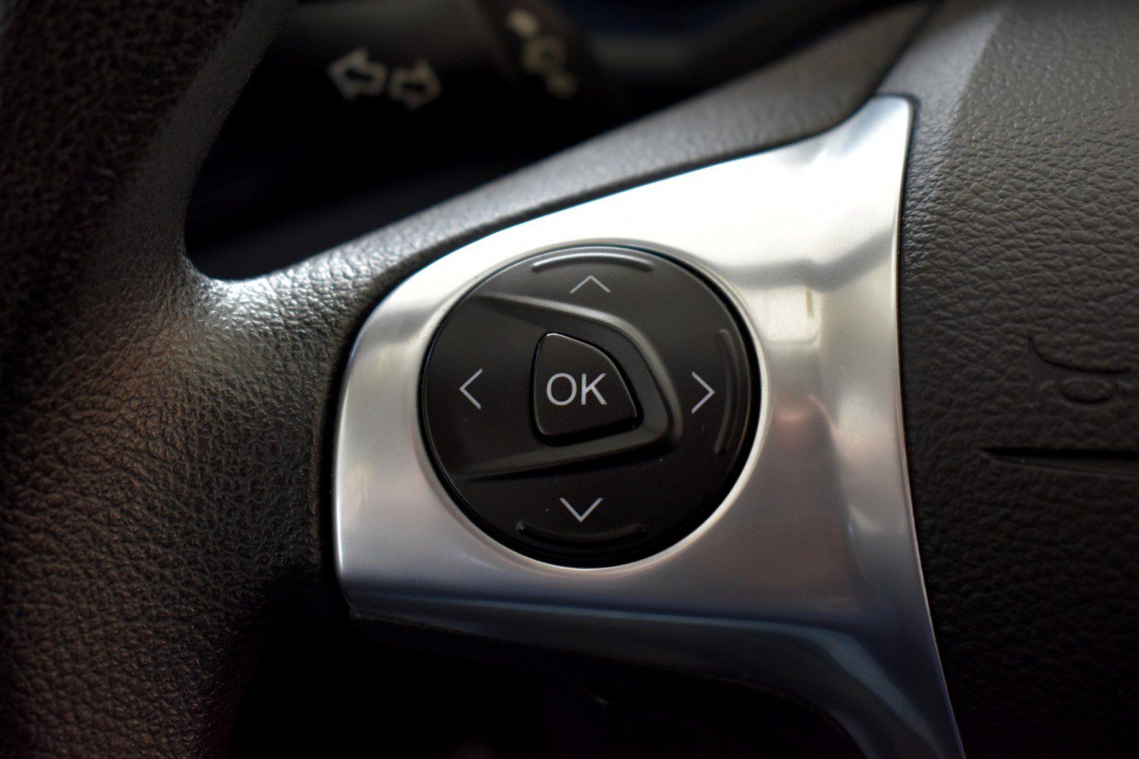 Used 2015 Ford Escape SE FWD image 13